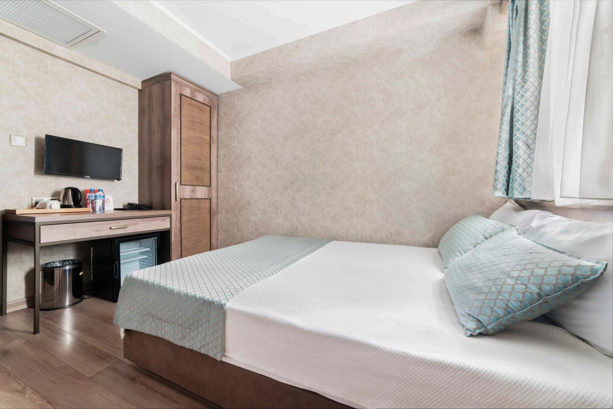 Castle Franco Suites Стамбул Экстерьер фото