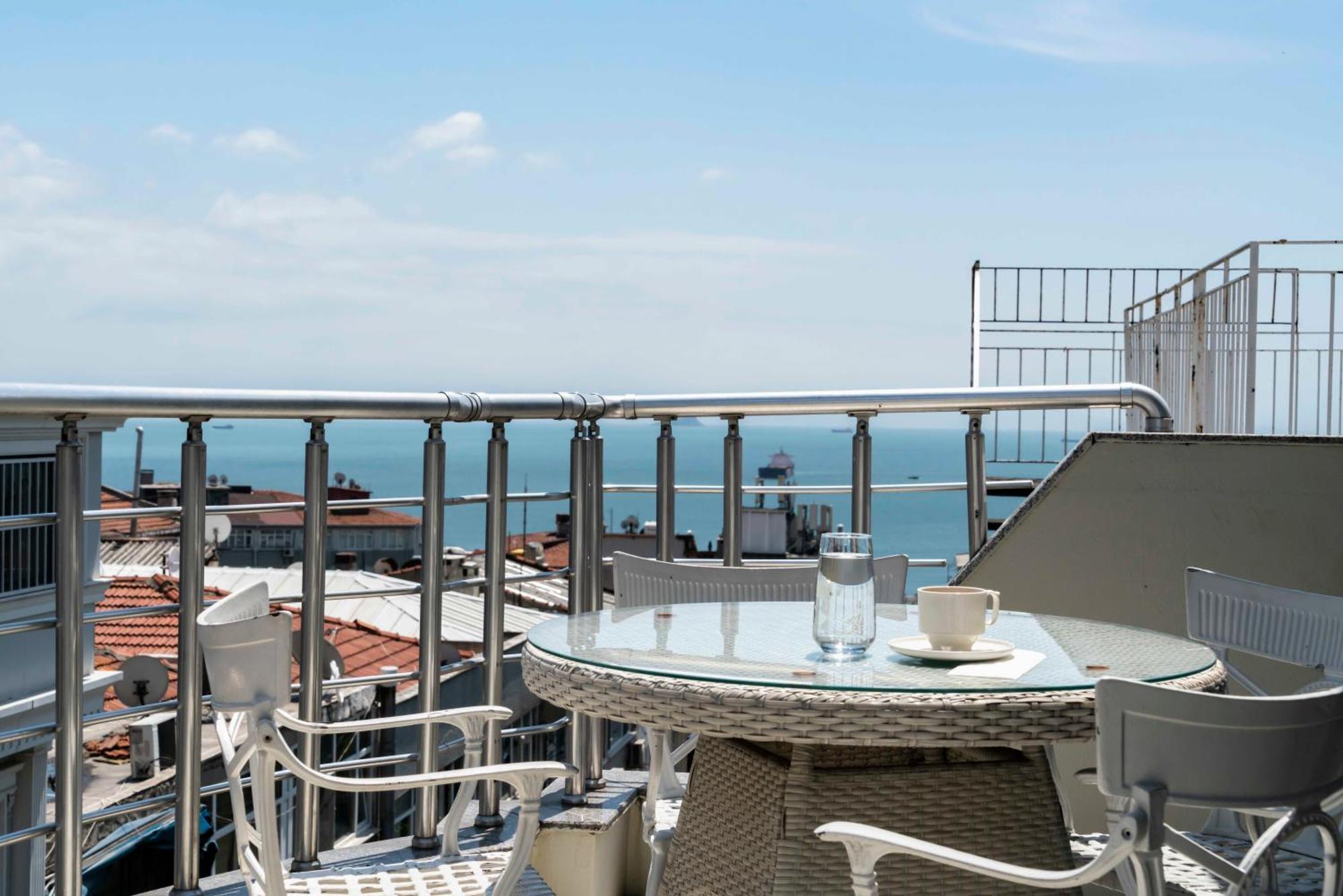 Castle Franco Suites Стамбул Экстерьер фото